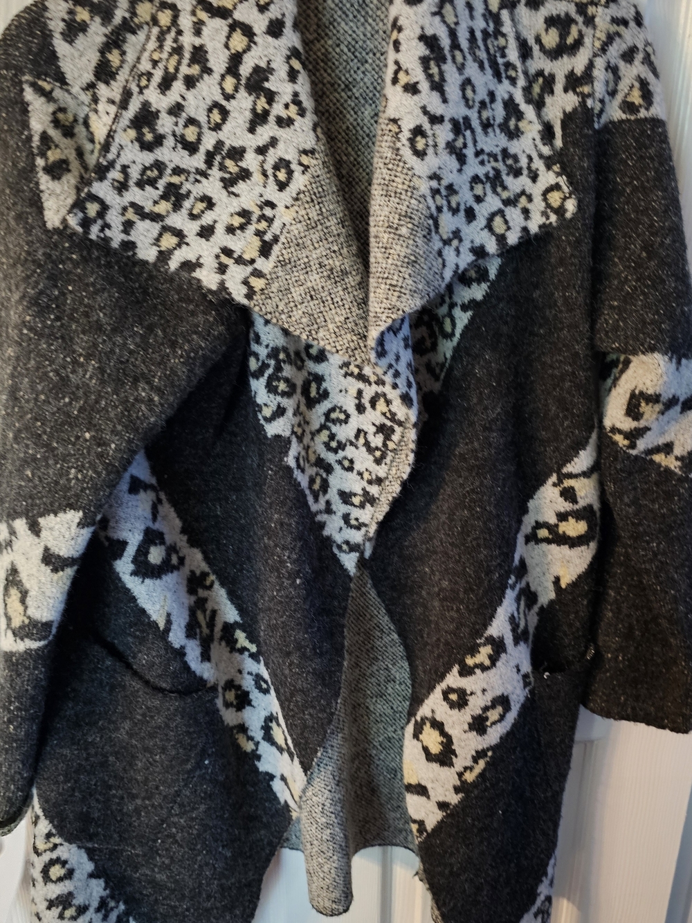 Open-Front Leopard Trim Cardigan Sweater - Charcoal/Light Gray